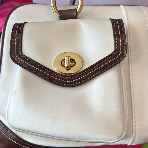 Coach - Picture 7 of 8